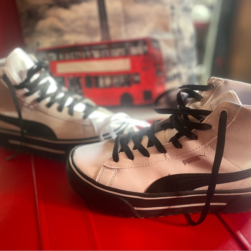 Puma - Picture 2 of 2